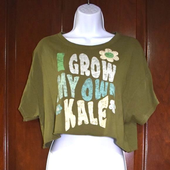 Offline by Arie Cropped Short Sleeve Statement T Shirt Green Size Small - Picture 9 of 13